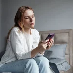 Od nadmiaru treści w internecie „gnije mózg”. Brain rot to poważne wyzwanie?